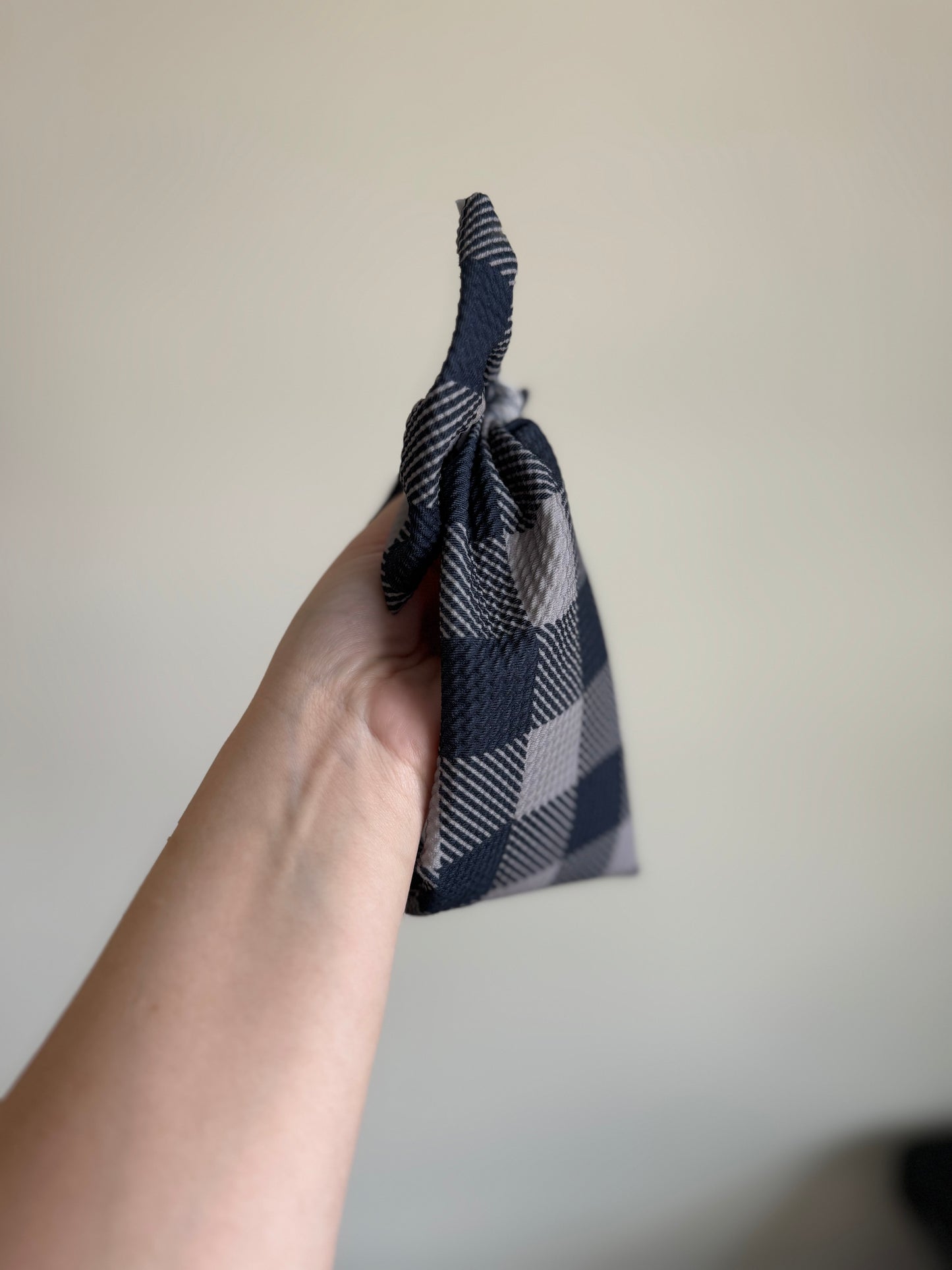 Traditional Bows - Neutral Plaid